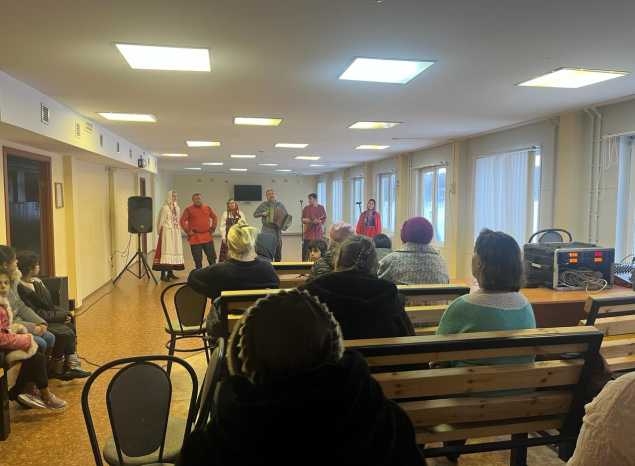 Ансамбль «Миряне» выступил в Леонидовке